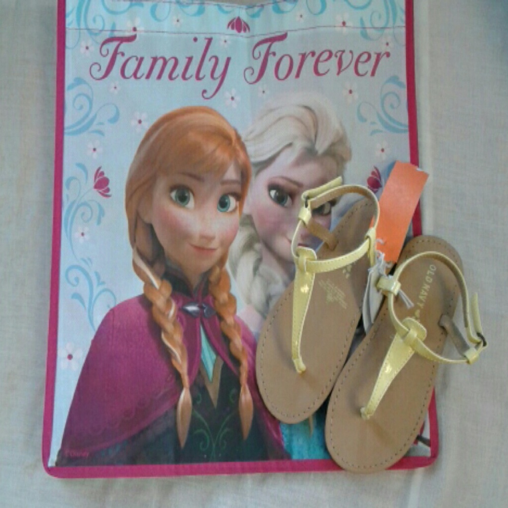 🐣🐤Girls Old Navy Sandals🐥🐤